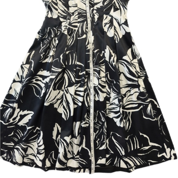 White House Black Market Beautiful Monochrome Leaf Print Midi Dress.Sz 4. - Picture 5 of 7